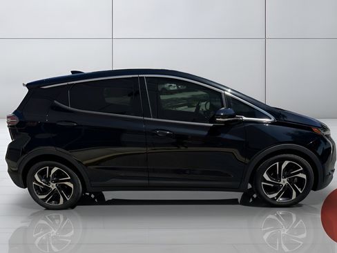 Used 2022 Chevrolet Bolt LT FWD image 8