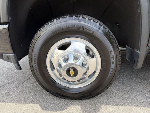 Used 2021 Chevrolet Silverado 3500 High Country AWD/4WD image 9