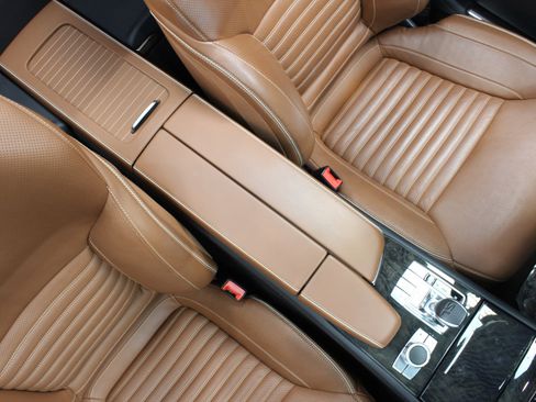 Used 2017 Mercedes-Benz SL 550 image 34