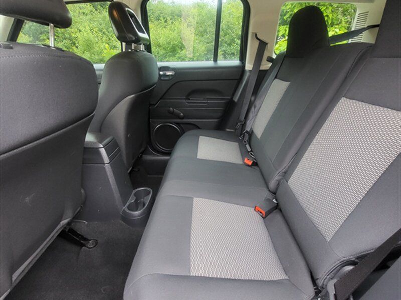 Used 2009 Jeep Patriot Sport FWD image 16