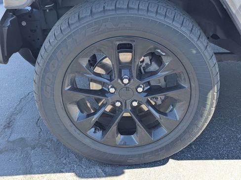 Used 2021 Jeep Wrangler Unlimited Sahara AWD/4WD image 12