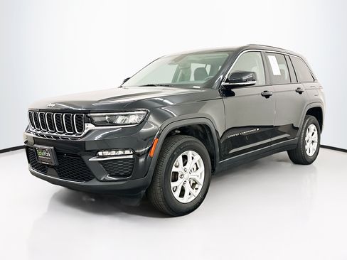 Used 2023 Jeep Grand Cherokee Limited AWD/4WD image 3