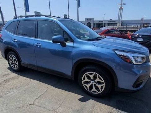 Used 2020 Subaru Forester Premium AWD/4WD image 2