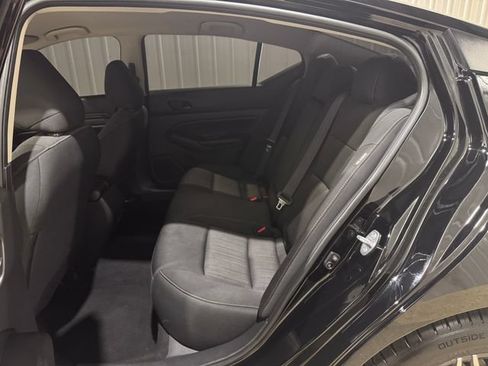 Used 2024 Nissan Altima 2.5 SV FWD image 20