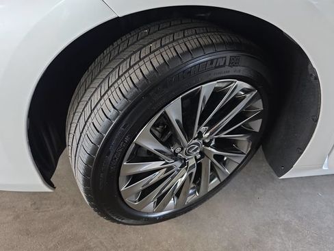 Certified 2024 Lexus ES 300h Ultra Luxury w/ Accessory Package (Z2) FWD image 31