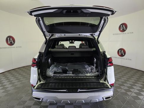 New 2026 BMW X5 xDrive50e w/ Climate Comfort Package image 8