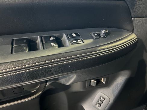 Used 2013 Nissan Armada Platinum image 26