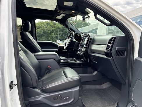 Used 2022 Ford F250 Lariat w/ Black Appearance Package AWD/4WD image 9