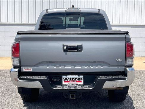 Used 2021 Toyota Tacoma TRD Off-Road AWD/4WD image 5