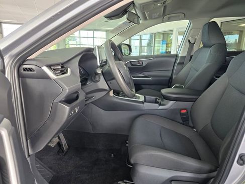 Used 2025 Toyota RAV4 LE image 22