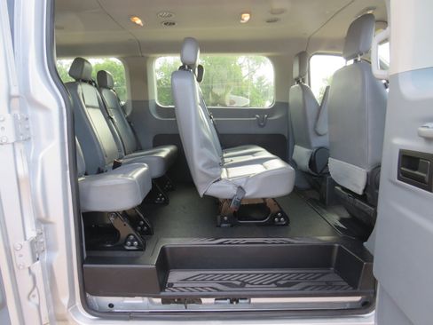Used 2015 Ford Transit 350 XL image 24