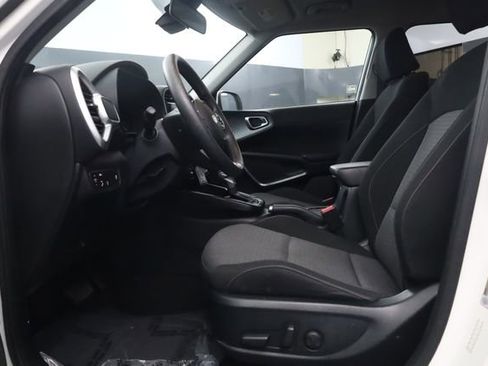 Used 2021 Kia Soul S image 12