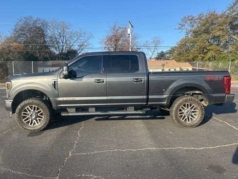 Used 2019 Ford F250 Lariat w/ Lariat Ultimate Package image 2