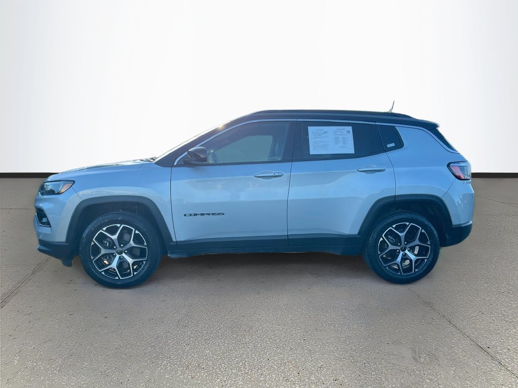 Used 2025 Jeep Compass Limited AWD/4WD image 4