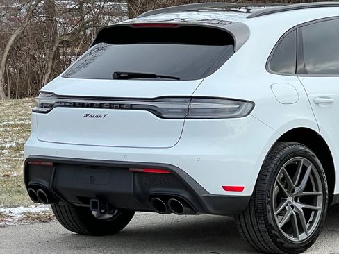 Certified 2025 Porsche Macan Turbo image 10