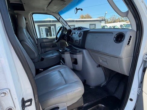 Used 2009 Ford E-350 and Econoline 350 Super Duty image 18