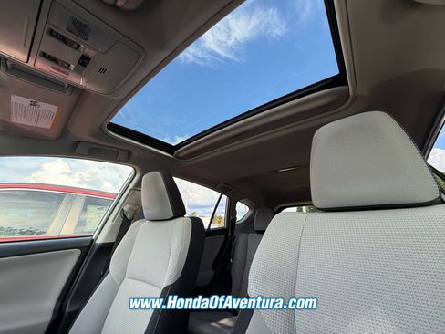 Used 2018 Toyota RAV4 XLE FWD image 28