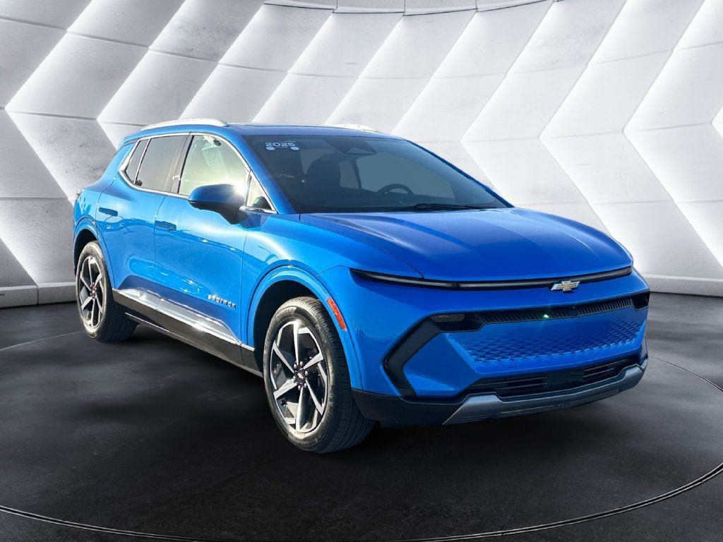 Certified 2025 Chevrolet Equinox EV LT w/ Convenience Package FWD image 7