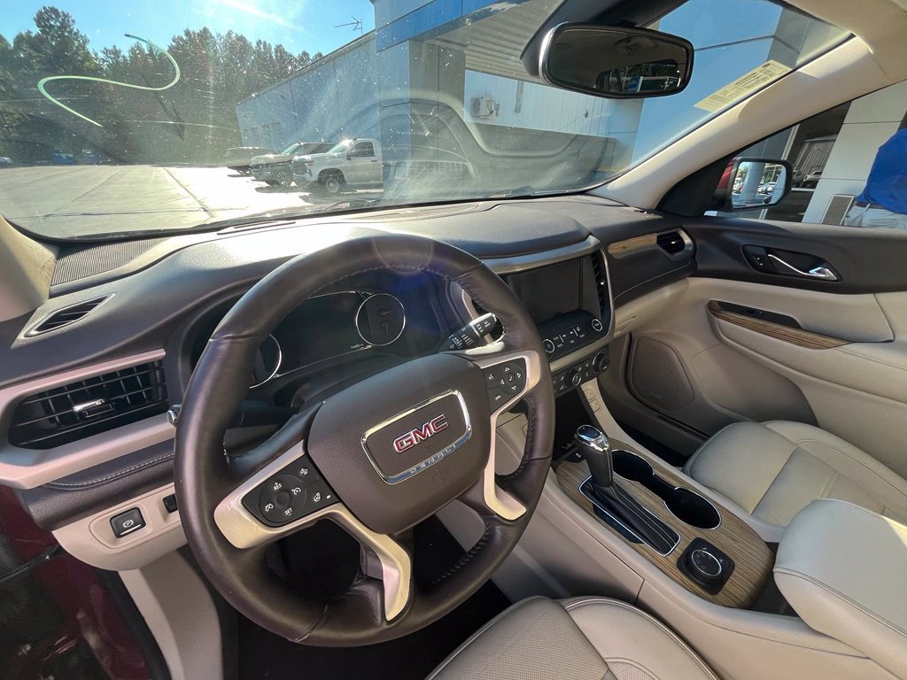 Used 2017 GMC Acadia Denali w/ Technology Package AWD/4WD image 10