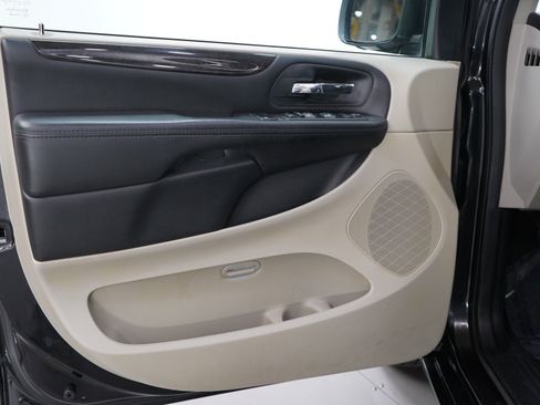 Used 2017 Dodge Grand Caravan SE w/ Power Window Group image 19