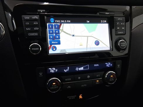 Used 2016 Nissan Rogue SL w/ SL Premium Package image 24