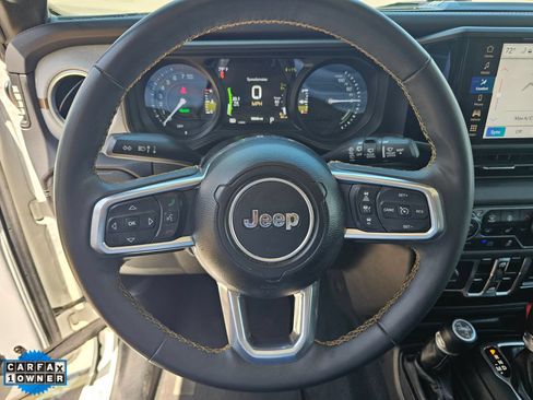 Used 2024 Jeep Wrangler Unlimited Sahara AWD/4WD image 17