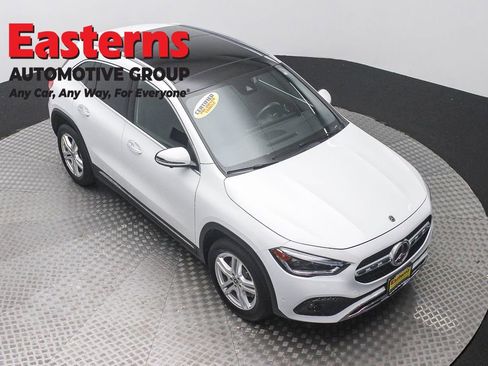 Used 2022 Mercedes-Benz GLA 250 4MATIC w/ Premium Package Lite image 3