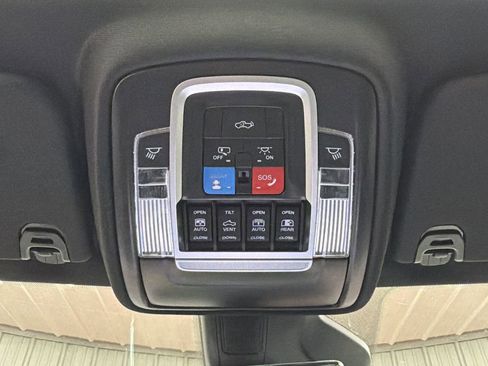 Used 2025 RAM 1500 Laramie w/ Night Edition image 38