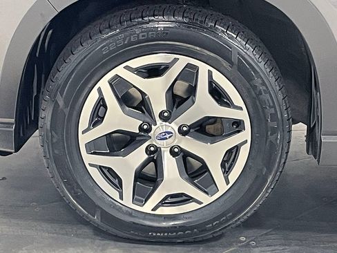 Used 2023 Subaru Forester Premium AWD/4WD image 17