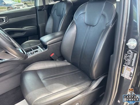 Used 2024 Kia Sorento S FWD image 57