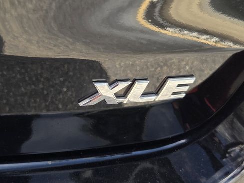 Used 2016 Toyota Highlander XLE image 33