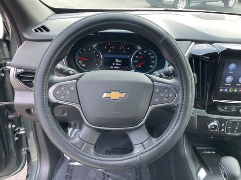 Used 2023 Chevrolet Traverse LT image 12