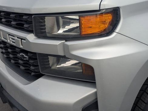 Used 2020 Chevrolet Silverado 1500 Custom w/ Custom Value Package image 12