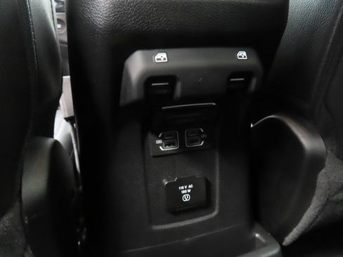 Used 2023 Jeep Wrangler Unlimited Sahara image 11