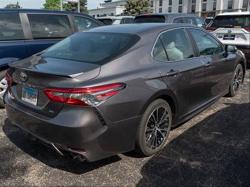 Used 2018 Toyota Camry SE w/ Moonroof Package FWD image 8