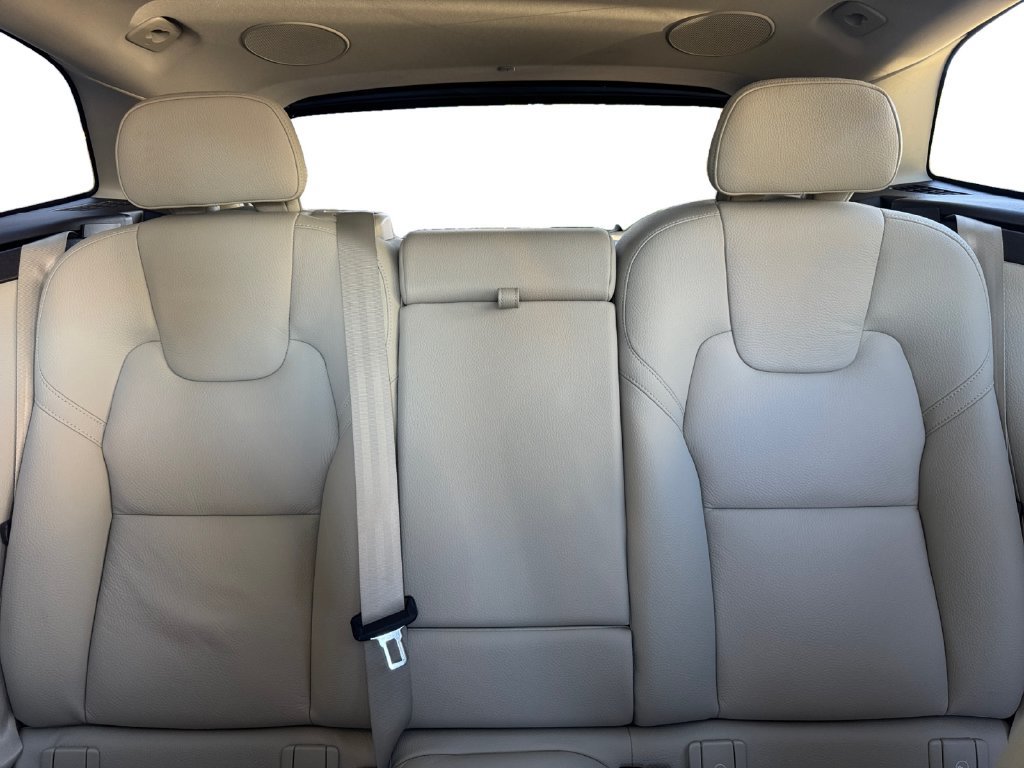 Certified 2024 Volvo XC60 B5 Plus w/ Climate Package AWD/4WD image 26