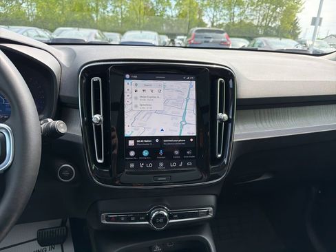 Used 2023 Volvo XC40 B5 Plus w/ Driver Assist Package AWD/4WD image 15