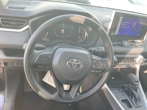 Used 2025 Toyota RAV4 XLE image 28