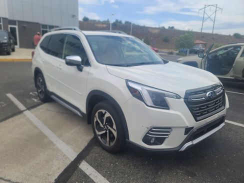 Used 2023 Subaru Forester Touring AWD/4WD image 6