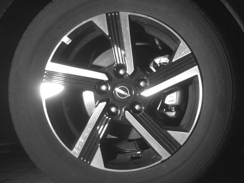 Used 2025 Nissan Sentra SV FWD image 13