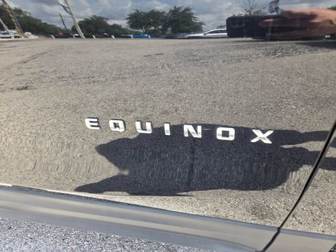 Used 2021 Chevrolet Equinox LS w/ LS Convenience Package FWD image 4