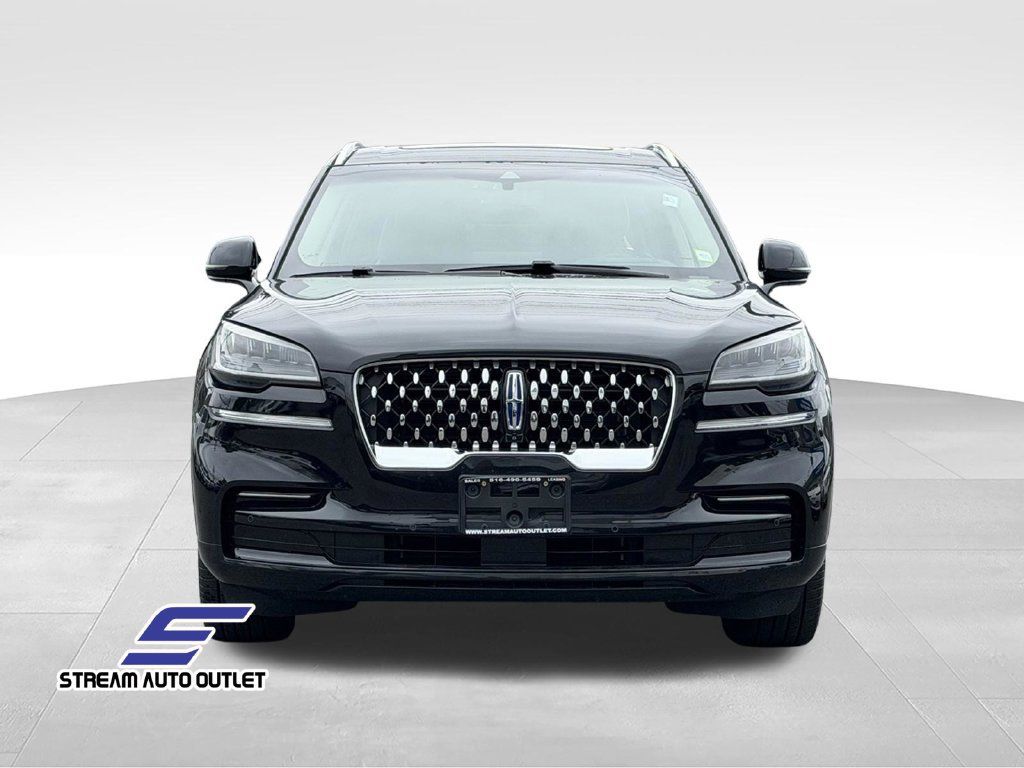 Used 2023 Lincoln Aviator Grand Touring w/ Equipment Group 301A AWD/4WD image 2