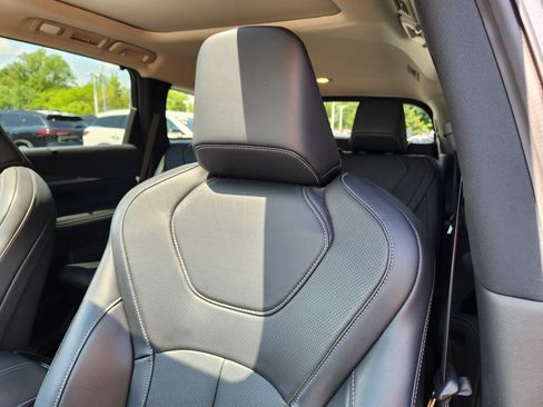 Used 2023 INFINITI QX60 Luxe w/ Cargo Package AWD/4WD image 11