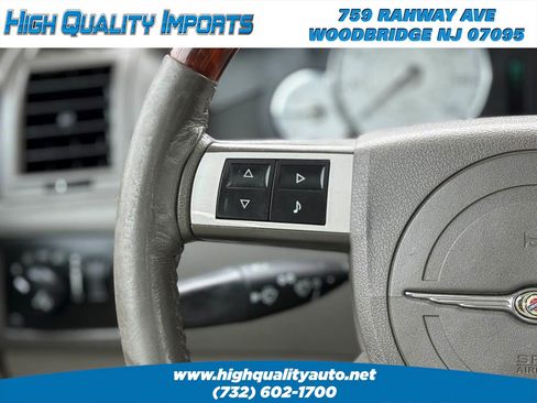 Used 2009 Chrysler 300 C image 39