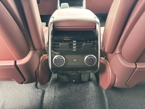 New 2026 Land Rover Range Rover SE image 17