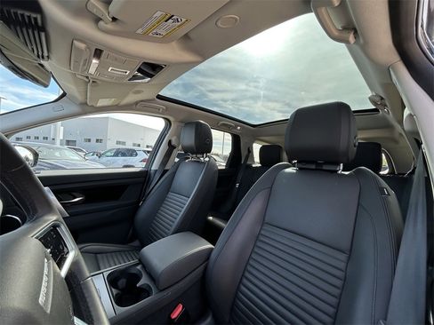 Used 2024 Land Rover Discovery Sport S image 12