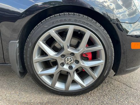 Used 2014 Volkswagen GTI Driver's Edition FWD image 10