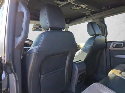 Used 2023 Ford Bronco Wildtrak image 13