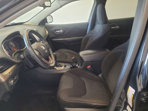Used 2016 Jeep Cherokee Latitude w/ Safety/Convenience Group FWD image 17