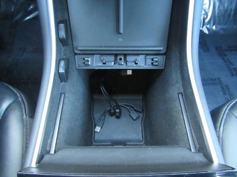 Used 2019 Tesla Model 3 Standard Range image 43